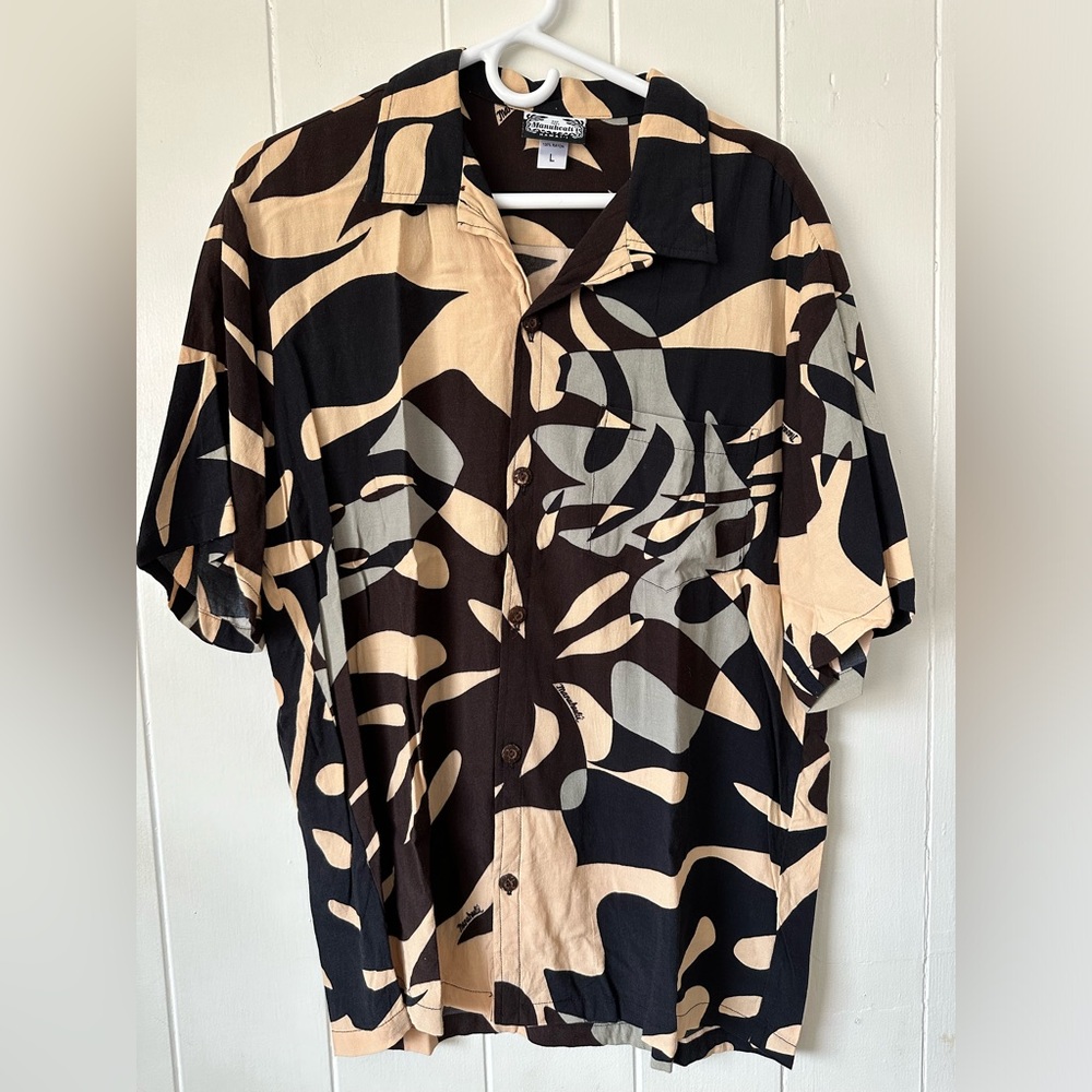 Manuheali’i Men’s Button Down Size Large